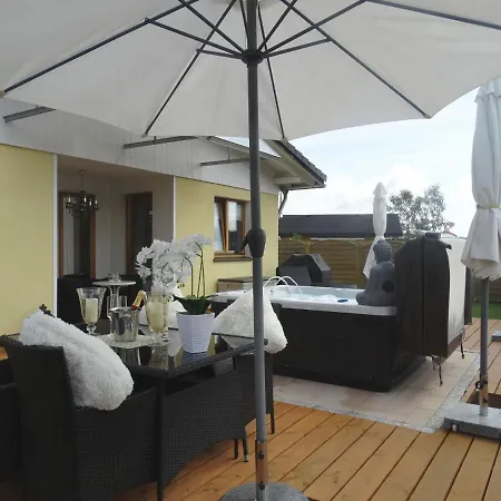 Tatil Evi Cozy Holiday Home In Lenzkirch With Whirlpool